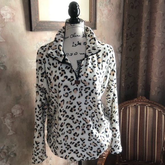 M AVAILABLE LEOPARD PRINT ZIP FRONT PLUSH TOP NWT - Picture 2 of 4